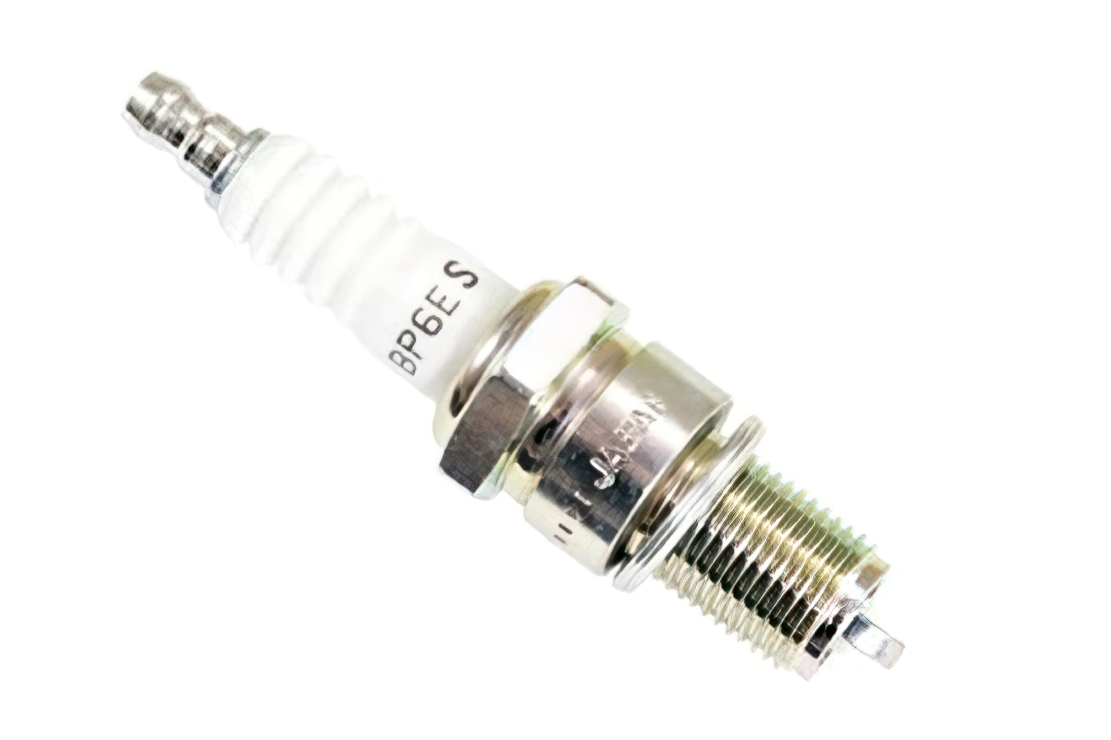 L-SAZNGKBP6ES Spark plug NGK BP6ES (7811)